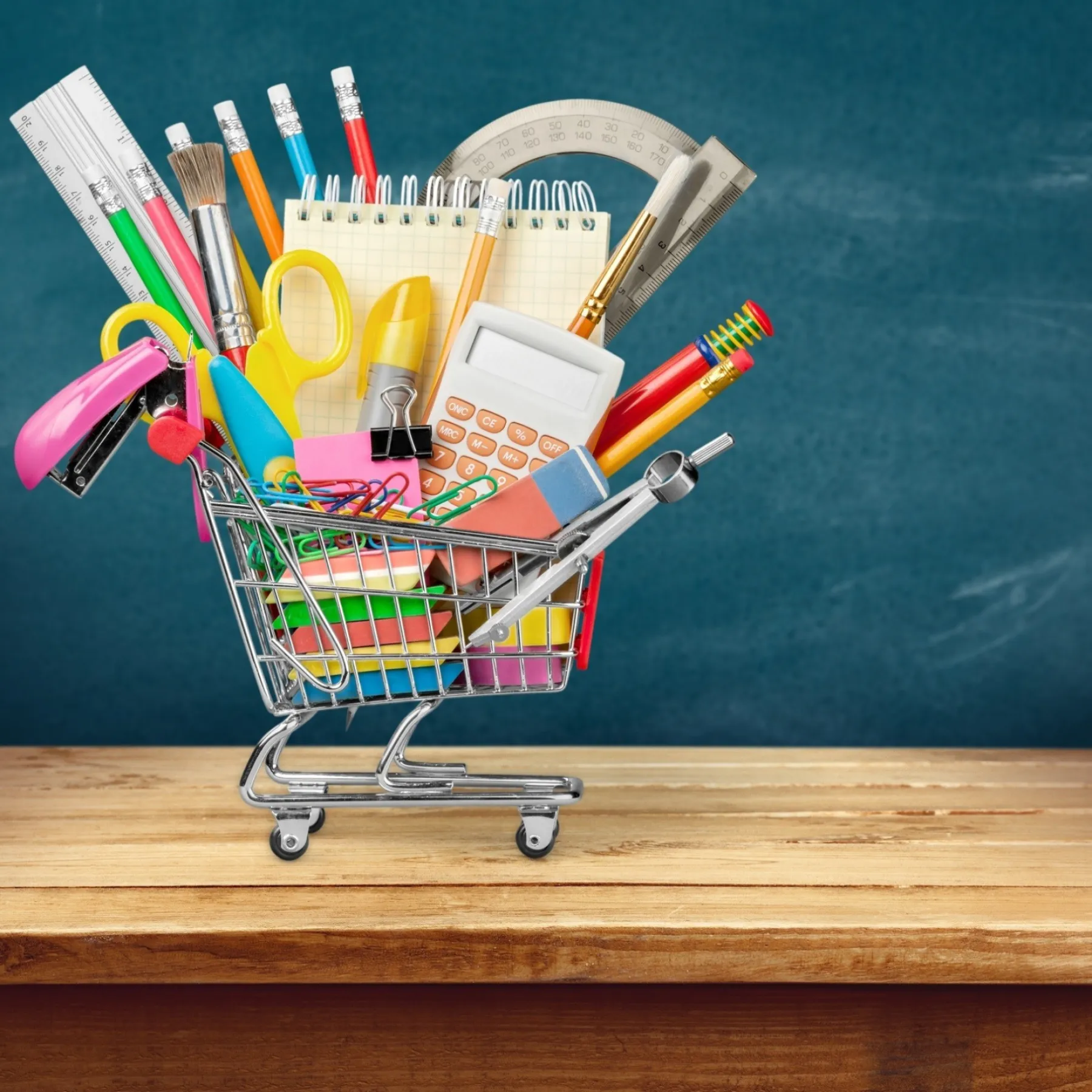 Переваги купівлі шкільної канцелярії оптом