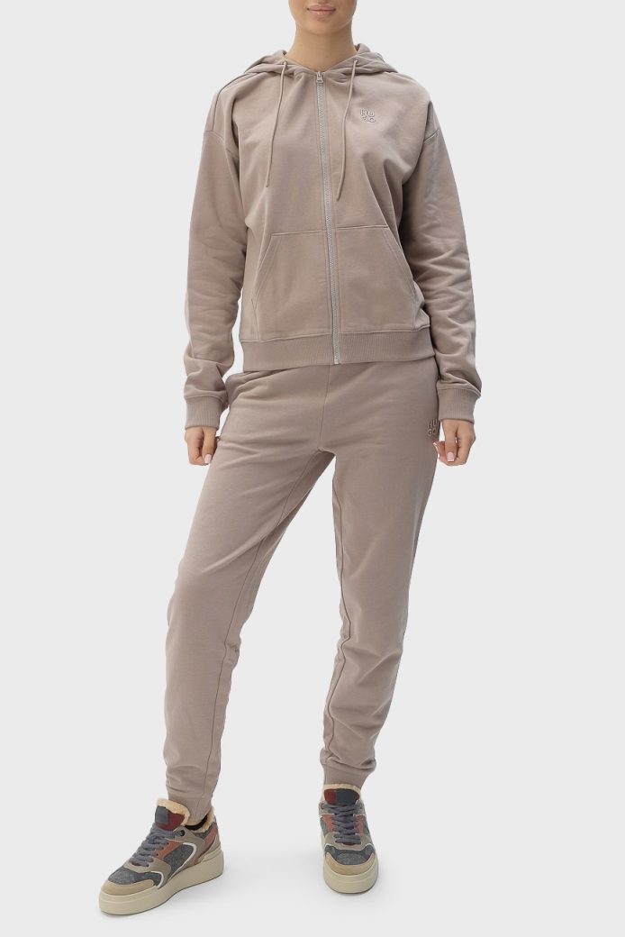 Спортивные костюмы женские: идеальный выбор для активного образа жизни