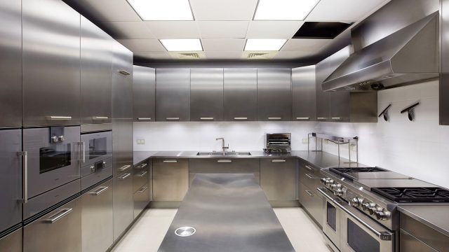Dark Kitchen: як зібрати кухню доставки без зайвої площі та витрат